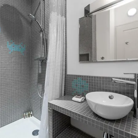 Rue Jean-pierre Timbaud By Onefinestay